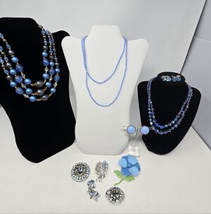VINTAGE FASHION JEWELRY BUNDLE BLUE FACETED BEADS RHINESTONE BROOCH NECKLACE